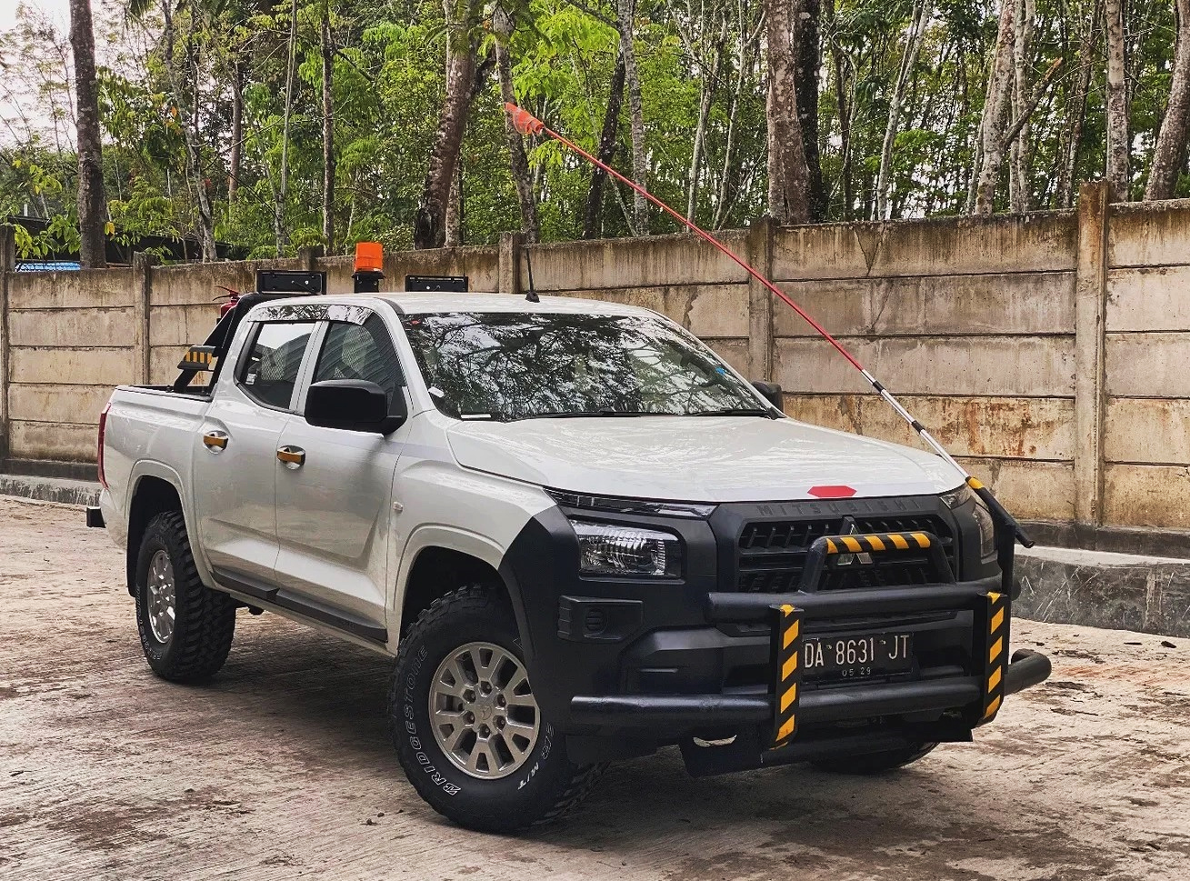 Mitsubishi Triton Double Cabin HDX 4x4 M/T