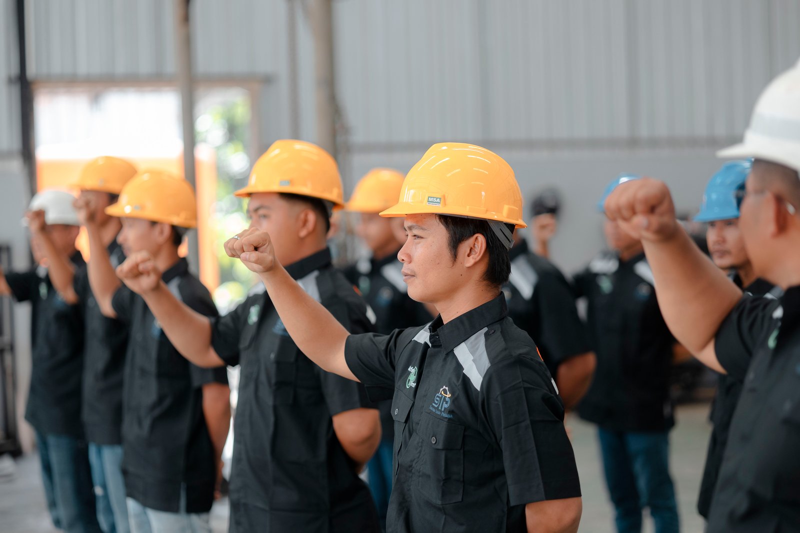 Solusi Handal Sewa Kendaraan Tambang & Operasional
