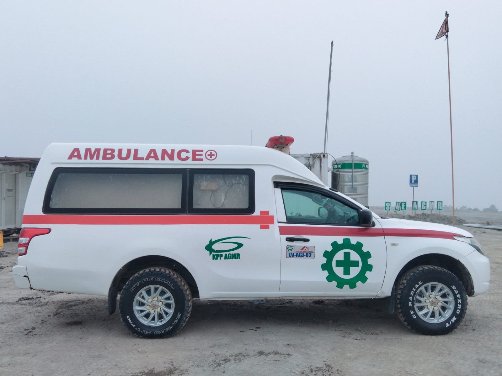 Mitsubishi Triton 4x4 (Ambulance)